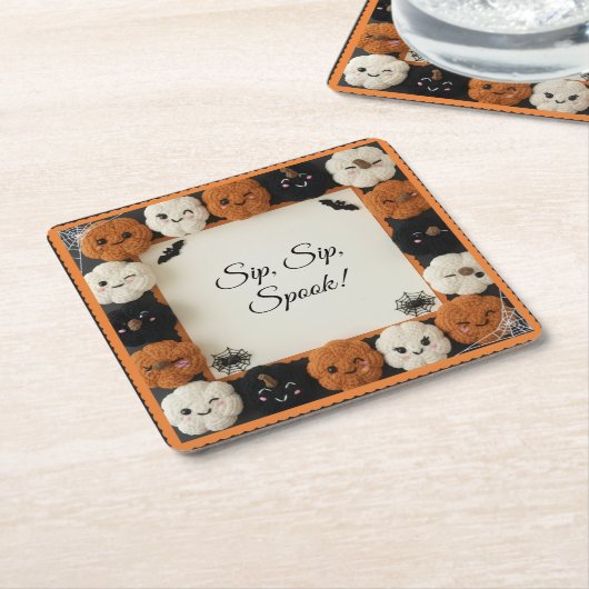 Spooky Cute Crochet Pumpkin Halloween Coasters  スクエアペーパーコースター (アングル)