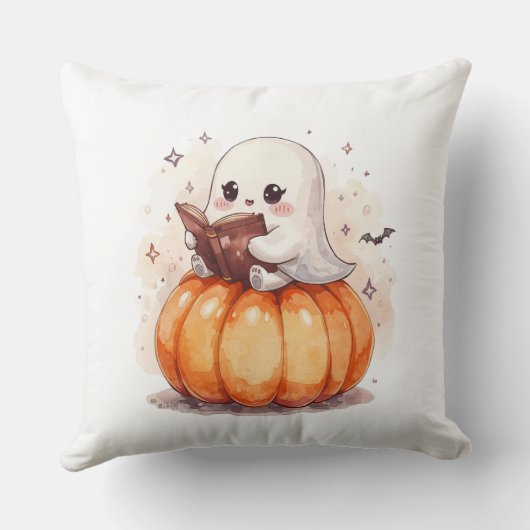 Spooky Cute Ghost Reading – Cozy Halloween Pumpkin クッション (裏面)