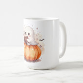 Spooky Cute Ghost Reading – Cozy Halloween Pumpkin コーヒーマグカップ (正面右)