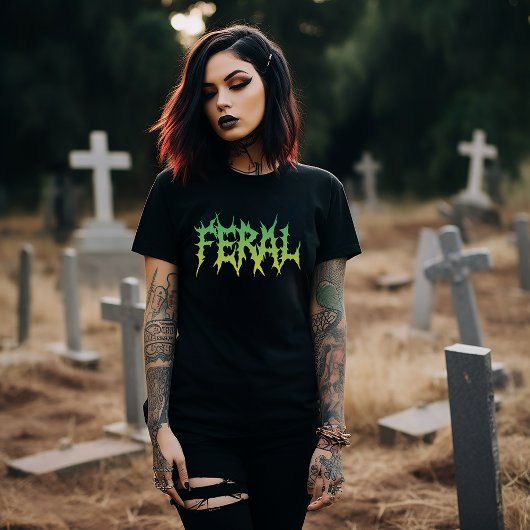 Spooky Feral Tシャツ