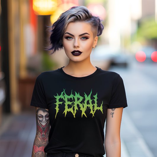 Spooky Feral Tシャツ