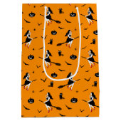 Spooky Flying Witch Halloween Greeting  ミディアムペーパーバッグ (裏面)