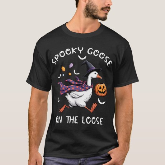 Spooky Goose On The Loose Witch Silly Goose Animal Tシャツ (正面)