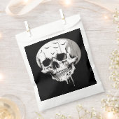 Spooky Halloween Melting Cranium With Bat Imagery  フェイバーバッグ (クリップ留めされた状態)