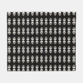 Spooky Halloween Melting Cranium With Bat Imagery  フリースブランケット (正面(横))