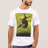Spooky Halloween Witch Flying on Broomstick Tシャツ (正面)