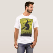Spooky Halloween Witch Flying on Broomstick Tシャツ (正面フル)