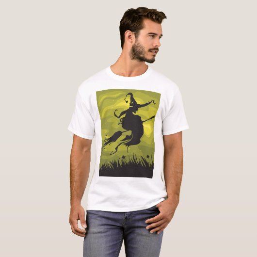 Spooky Halloween Witch Flying on Broomstick Tシャツ (正面フル)