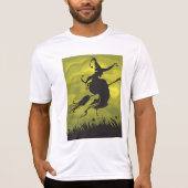 Spooky Halloween Witch Flying on Broomstick Tシャツ (正面)