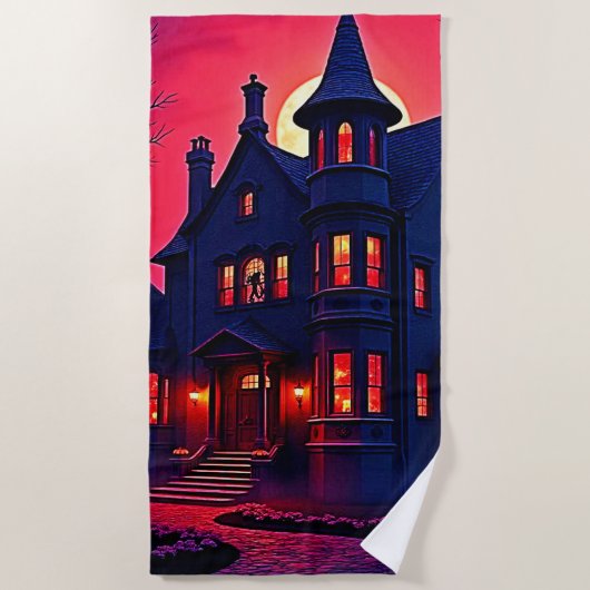 Spooky Haunted House at Dusk Design ビーチタオル (正面)