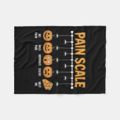 Spooky Pumpkin Pain Scale Trauma Nurse Triage Hall フリースブランケット (正面(横))