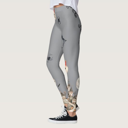 Spooky, Scarey Halloween Leggings レギンス (左)