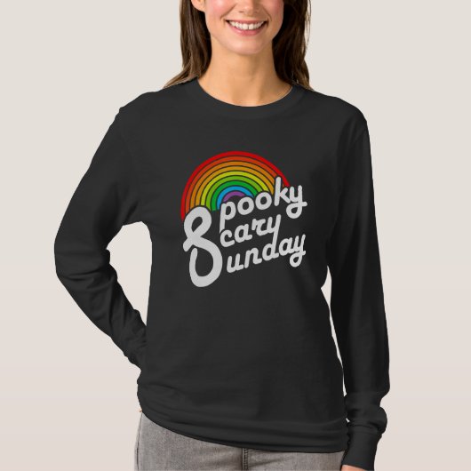 Spooky Scary Sunday Trendy Retro Rainbow Tシャツ (正面)