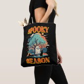 Spooky Season Ghost & Black Cat Halloween Design トートバッグ (クローズアップ)