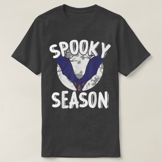 Spooky Season  Scary Bat Lover Sky Kittens Hallowe Tシャツ (デザイン正面)