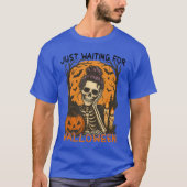 Spooky Summer Skeleton Just Waiting For Halloween  Tシャツ (正面)