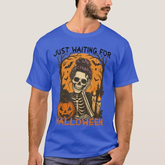 Spooky Summer Skeleton Just Waiting For Halloween Tシャツ (正面)