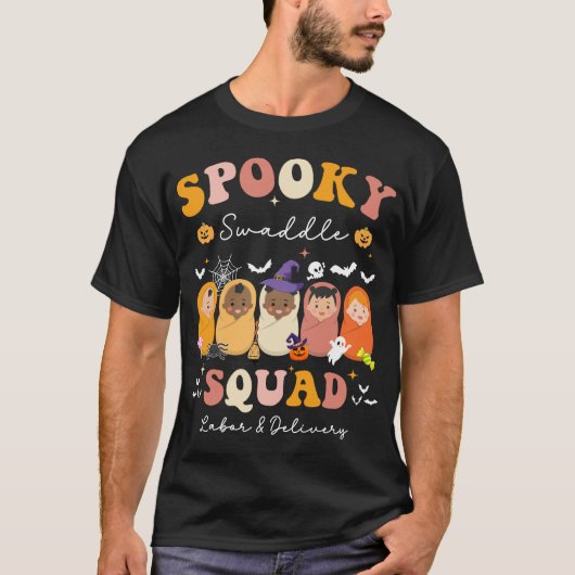 Spooky Swaddle Squad Labor & Delivery Halloween Tシャツ (正面)
