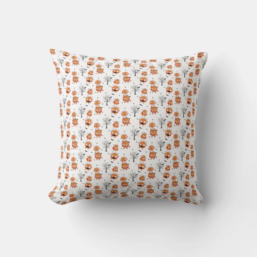 Spooky Sweet Baby Bat Throw Pillow - Halloween クッション (正面)