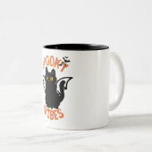Spooky Vibes Cat Face Halloween Mug ツートーンマグカップ (正面右)