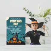 Spooky Vibes Only Halloween Party – Cute Pumpkin 招待状 (スタンド正面)