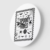 Spooky Vibes Retro Halloween ラージ壁時計 (傾斜)