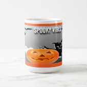 Spooky Vibes with Orange Border コーヒーマグカップ (中央)