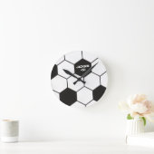 Sporty Black And White Soccer Ball Pattern Custom ラウンド壁時計 (ホーム)