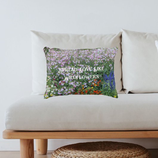 Spread Love Like Wildflowers Inspirational Floral アクセントクッション