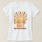 Spread Sunshine Daily Sunburst, Retro Summer Tシャツ (デザイン正面)