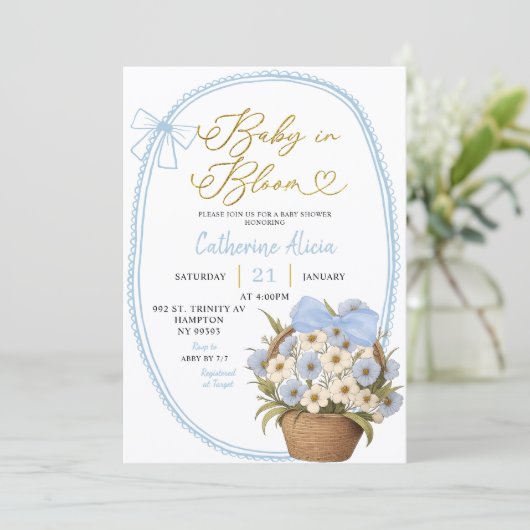 Spring Blue Bow Daisy Baby in Bloom Baby Shower 招待状 (スタンド正面)