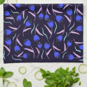 Spring Floral Pattern on Dark Blue Background キッチンタオル (折り畳み)