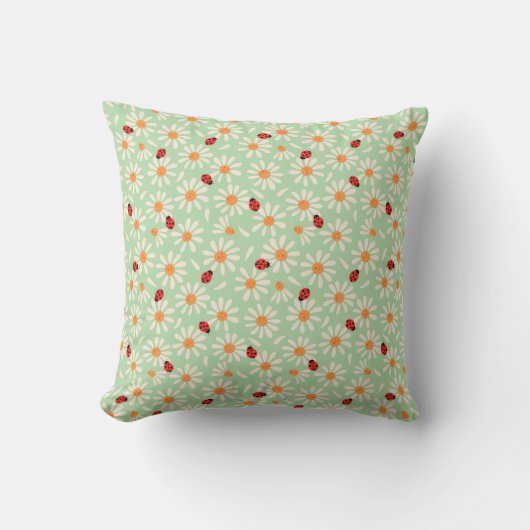 Spring Ladybugs and Daisies Throw Pillow クッション (正面)