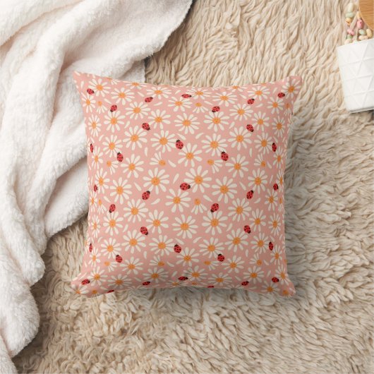 Spring Ladybugs and Daisies Throw Pillow クッション (ブランケット)