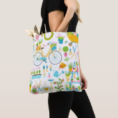 Spring seamless pattern in simple hand-drawn carto トートバッグ (クローズアップ)