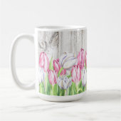 Spring Tulips Flowers on Wood コーヒーマグカップ (左)