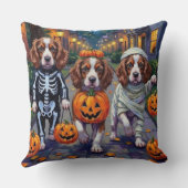 Springer Spaniel Dogs In Halloween Costumes クッション (裏面)