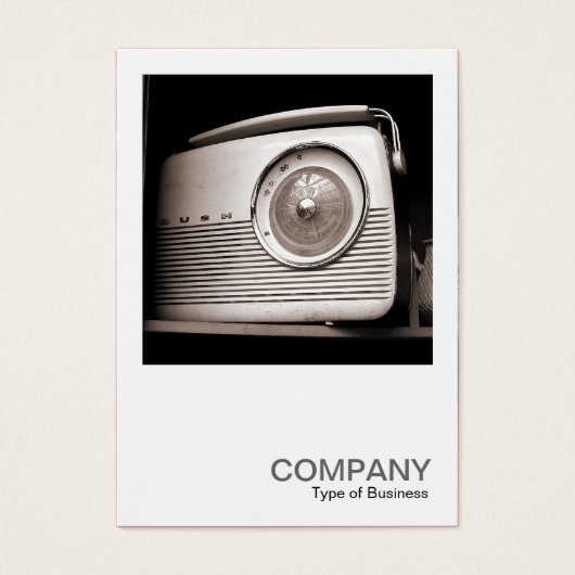 Square Photo 0118 – 古いラジオ (正面)