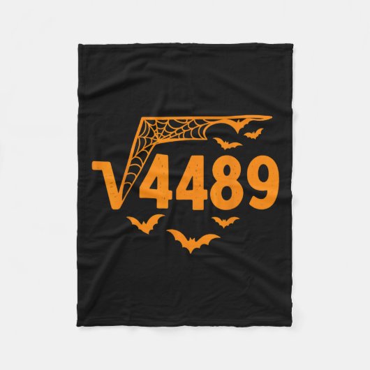 Square Root 4489 Funny Halloween Meme 67 Math Teac フリースブランケット (正面)
