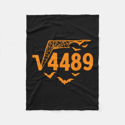 Square Root 4489 Funny Halloween Meme 67 Math Teac フリースブランケット (正面)