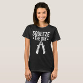 Squeeze The Day Fitness Sayings Workout Gym Quote Tシャツ (正面フル)