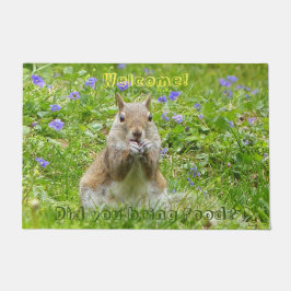 Squirrel Amongst Wild Violets  ドアマット