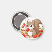 Squirrel eating strawberry マグネット (正面/裏面)
