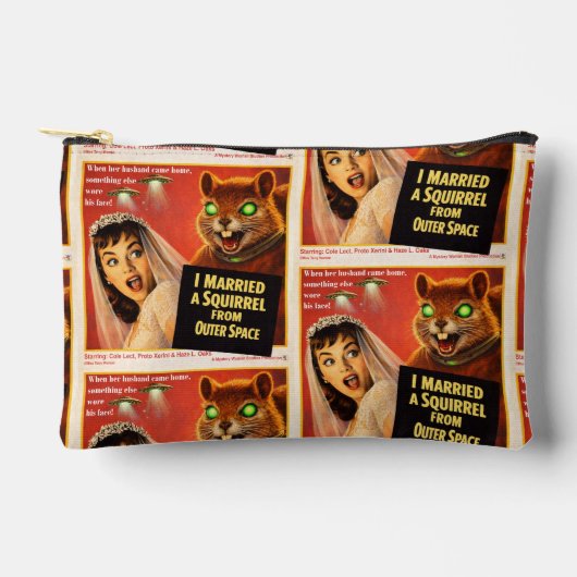 Squirrel from Outer Space アクセサリーポーチ (正面)