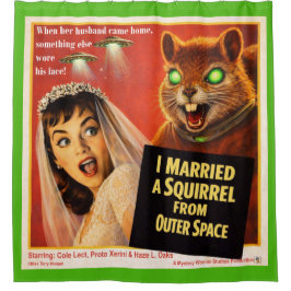 Squirrel from Outer Space シャワーカーテン