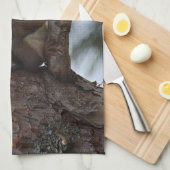 Squirrel in a Pine Tree Towel キッチンタオル (四つ折り)