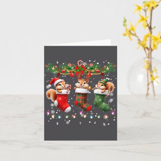 Squirrel In Christmas Socks Lights Squirrel Xmas  カード (黄色い花)