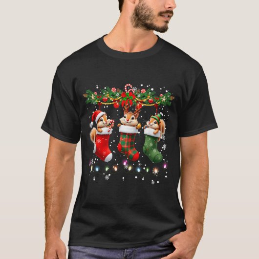 Squirrel In Christmas Socks Lights Squirrel Xmas  Tシャツ (正面)