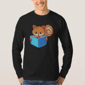 Squirrle Reading Book Reader Tシャツ (正面)