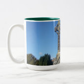 Stケビンの十字および円形タワーGlendalough ツートーンマグカップ (左)